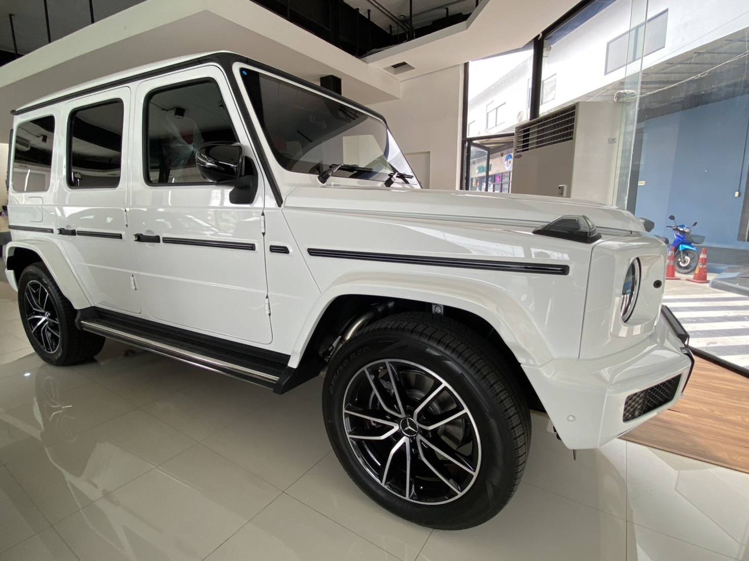 Mercedes-Benz G-Class G400 